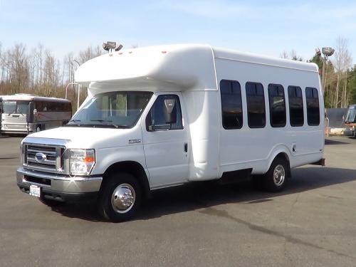 Ford Supreme Startrans 12 + 2 Wheelchair Position Shuttle Bus