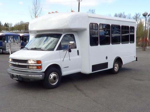 Chevrolet Starcraft 21 Passenger Shuttle Bus