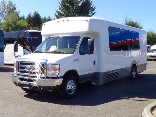 2008 Ford General Coach 21 Passengers With Rear Luggage Shuttle Bus - S65069