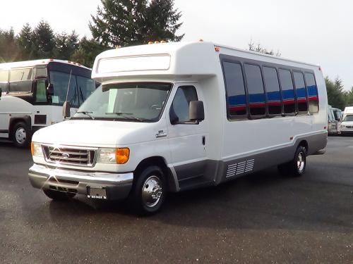 Used 2006 Ford Krystal KK28 24 Passenger Shuttle Bus w/ Rear Luggage - S43569