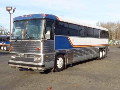 1984 MCI MC9 47 High Back Reclining Passenger Seats C04380