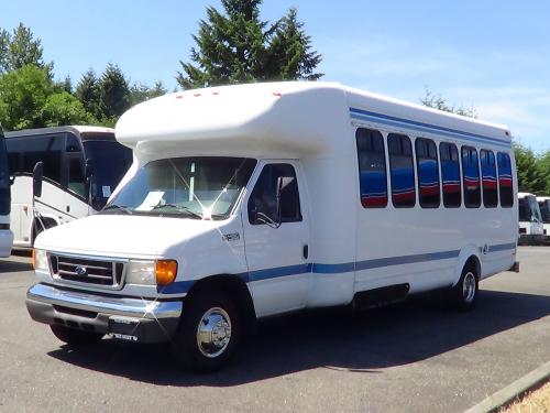 Used 2005 Ford Startrans 20 Passenger ADA Shuttle Bus S24690