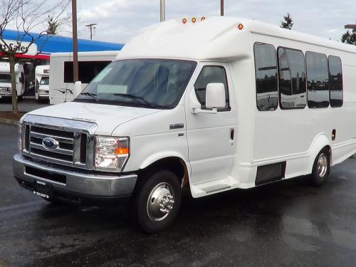 New Ford Starcraft Starquest 14 Passenger Executive With Rear Luggage S23836