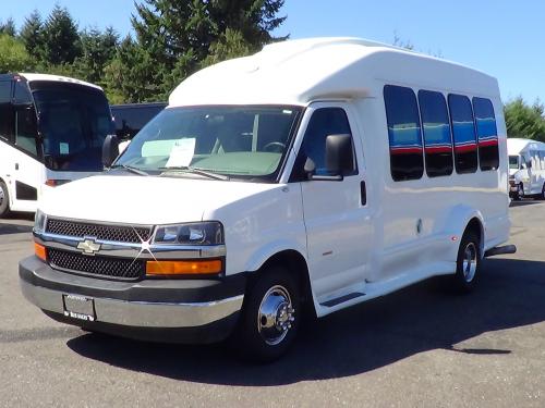2009 Chevy Turtle Top 14 Passenger Shuttle Bus - S39694