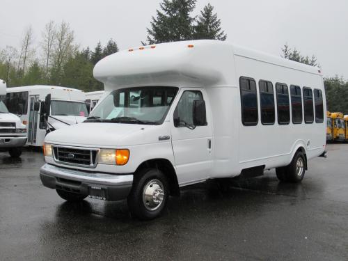 2006 Ford Supreme Startrans 25 Passenger Shuttle Bus - S15291