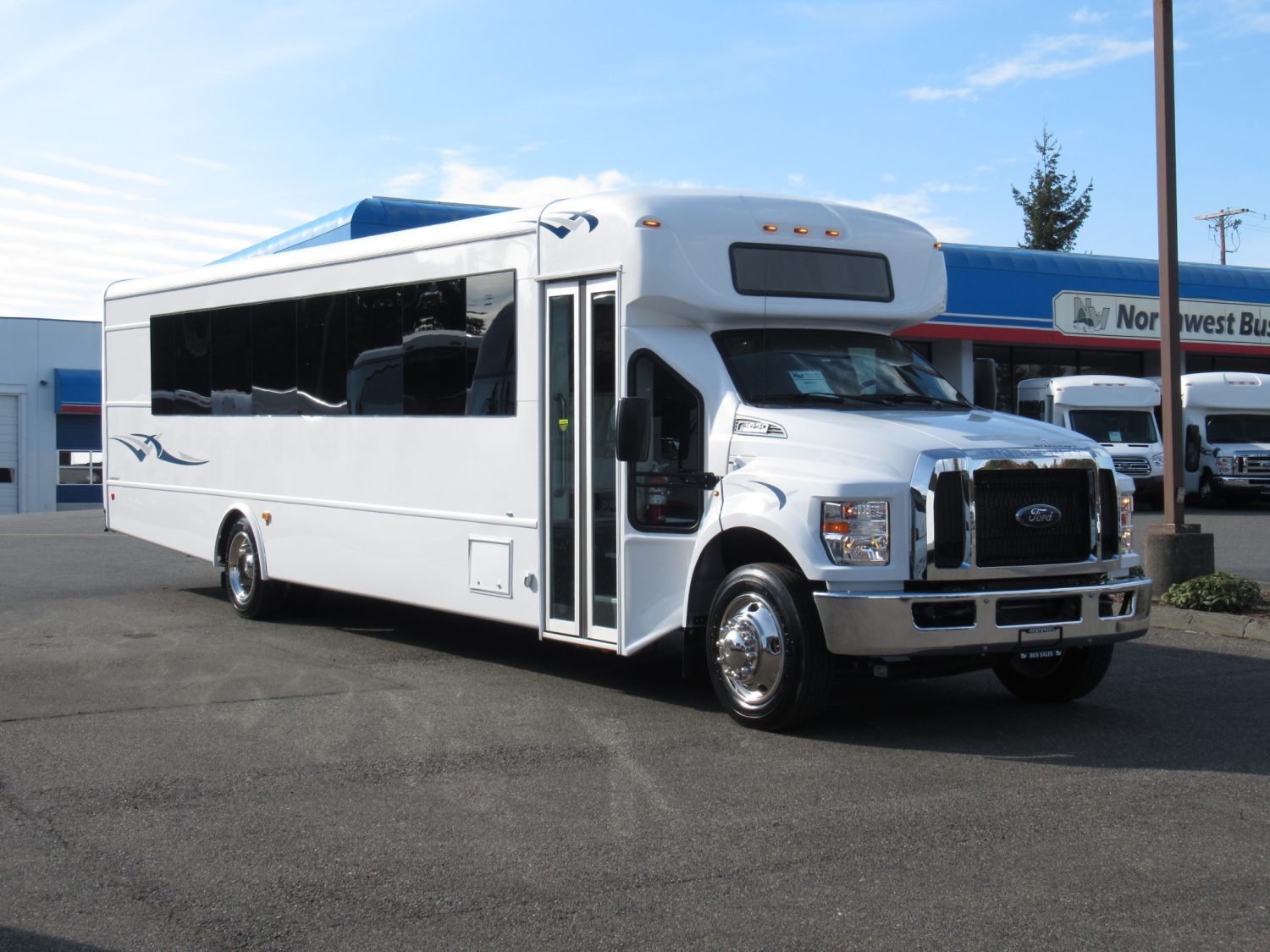2019 Ford F-650 Starcraft Allstar XL Shuttle Bus - S03112