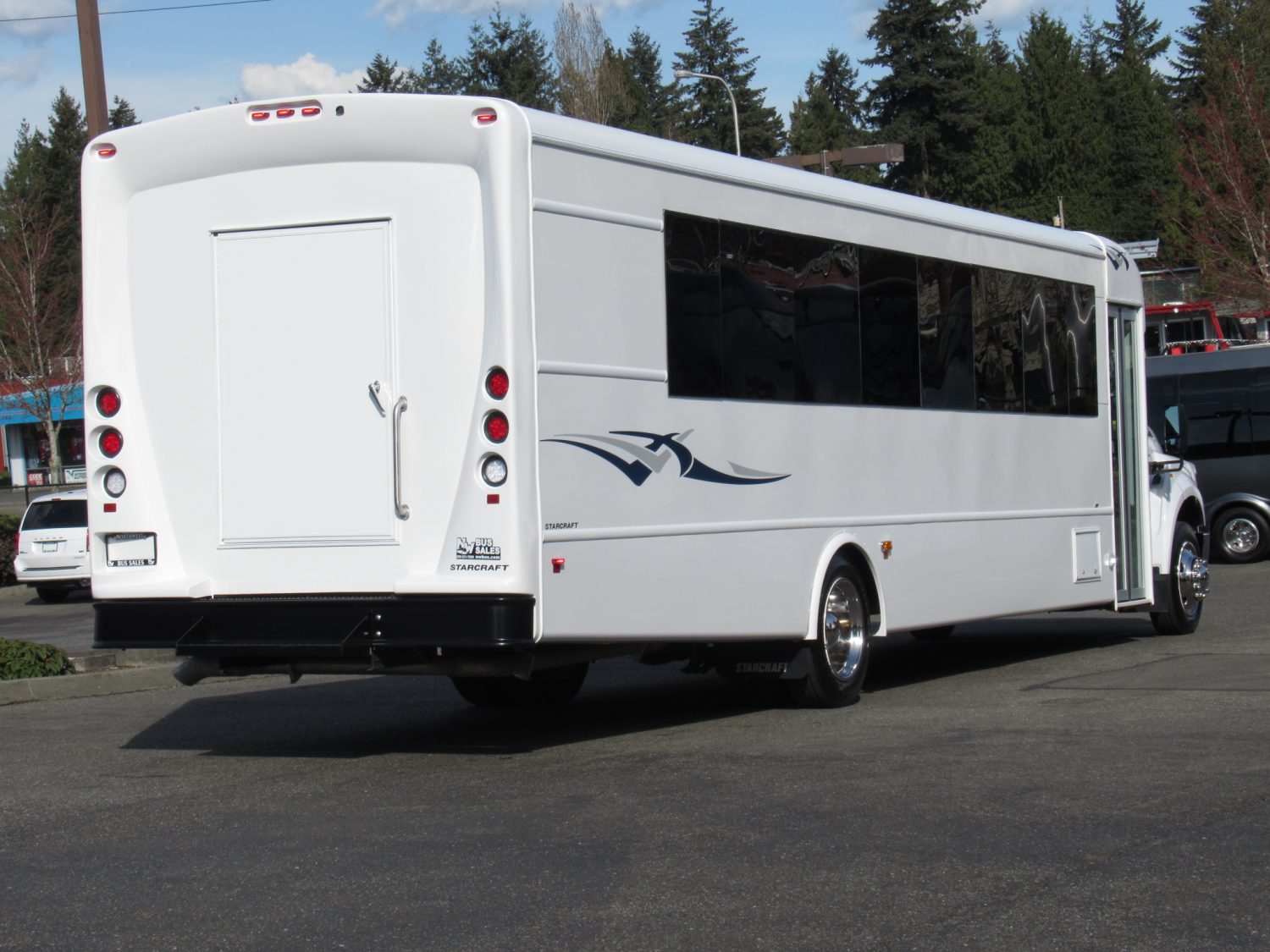 2019 Ford F-650 Starcraft Allstar XL Shuttle Bus - S03112 - Image 4