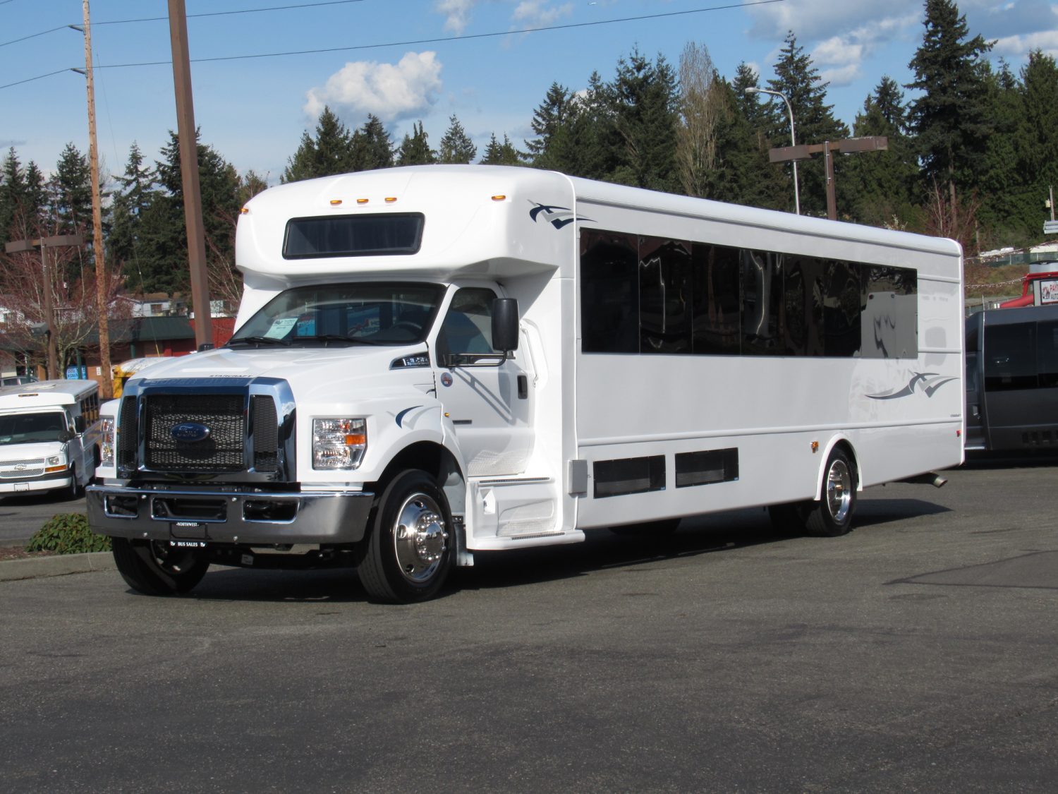 2019 Ford F-650 Starcraft Allstar XL Shuttle Bus - S03112 - Image 2