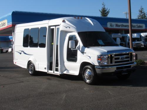 2019 Ford Starcraft Starquest - 14 Passenger w/Rear Luggage - S01070