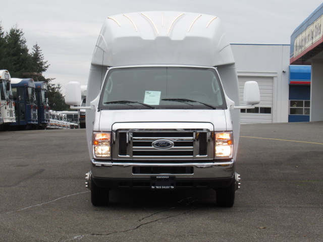 2018 Ford Elkhart Custom Designs - 24 Passenger w/Rear Luggage - S40091 - Image 11