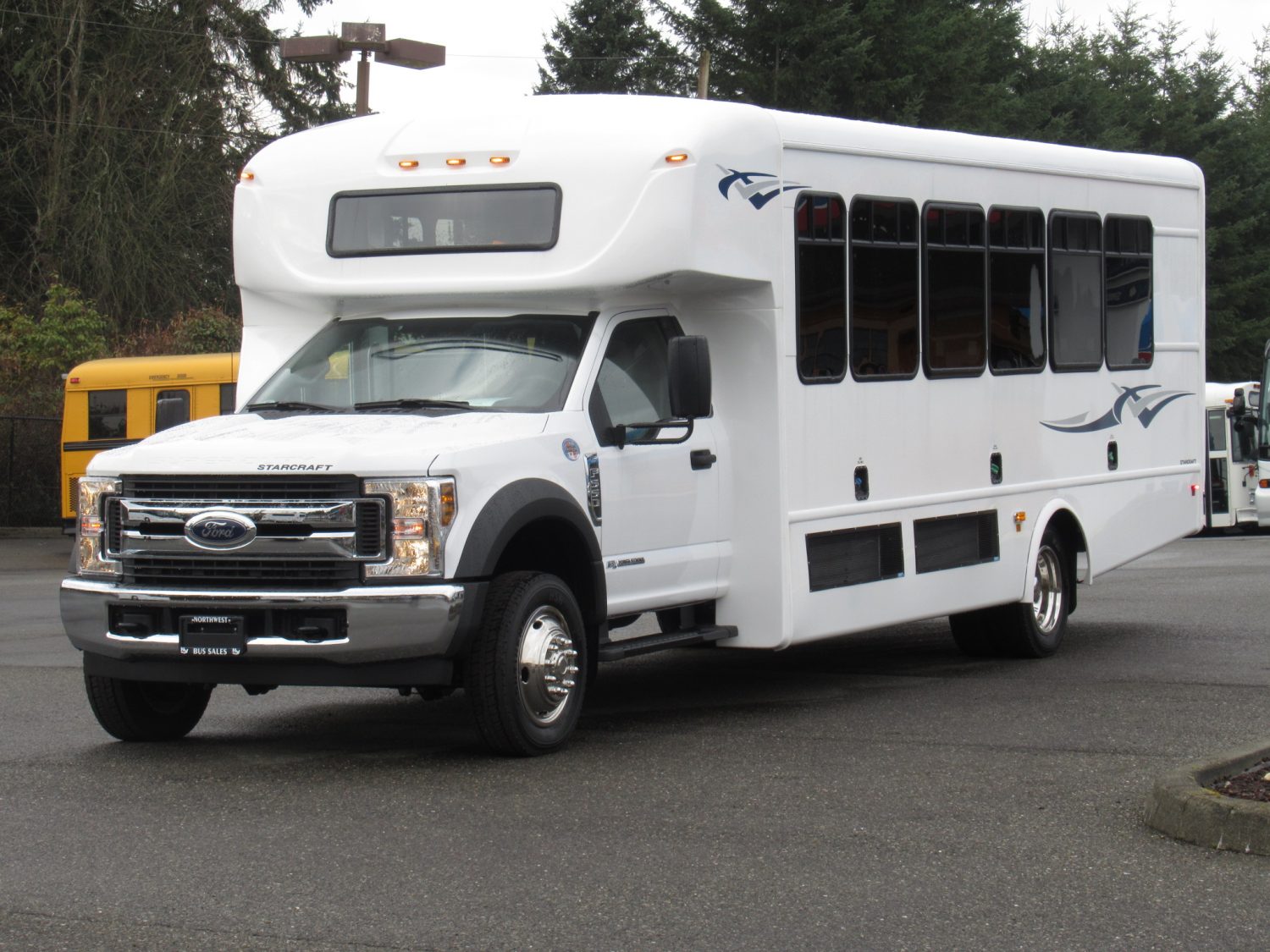 2019 Ford Starcraft Allstar XL 29 Passenger w/ Rear Luggage- S92612 - Image 2