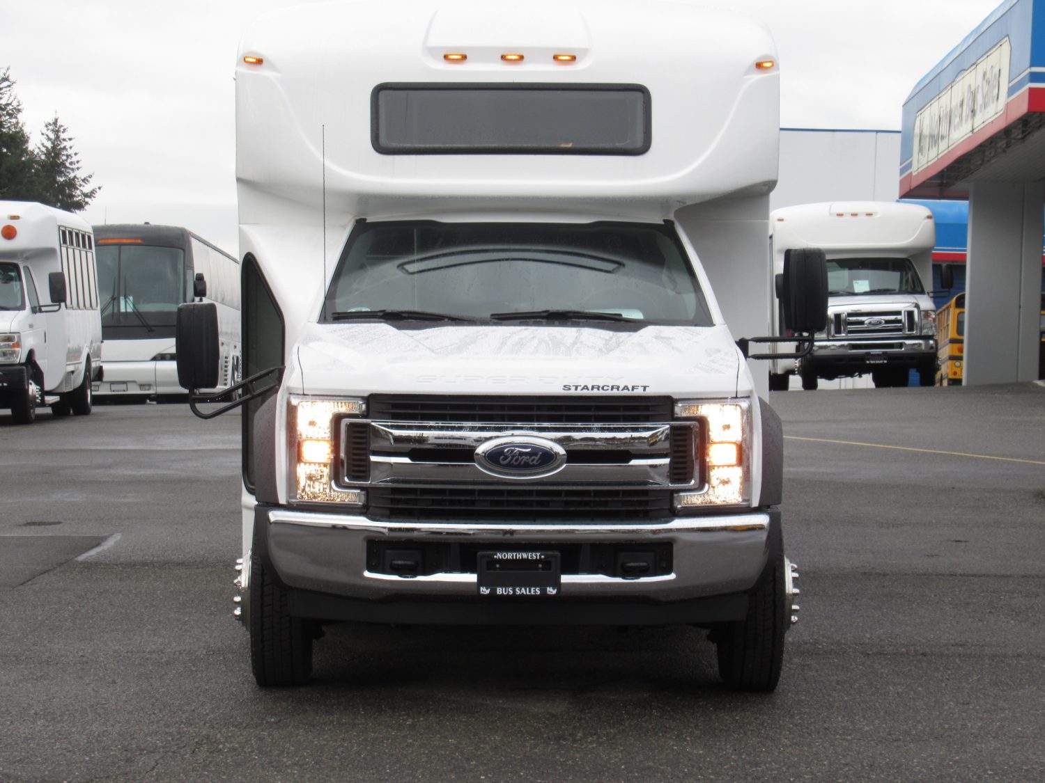 2019 Ford Starcraft Allstar XL 29 Passenger w/ Rear Luggage- S92612 - Image 3