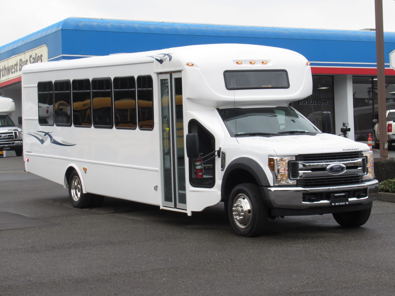 2019 Ford Starcraft Allstar XL 29 Passenger w/ Rear Luggage- S92612