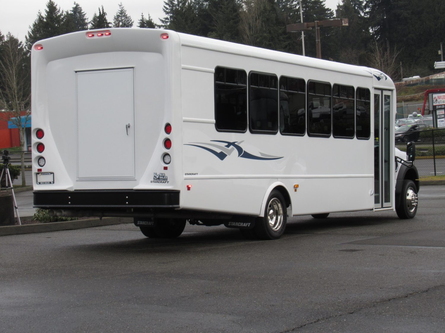 2019 Ford Starcraft Allstar XL 29 Passenger w/ Rear Luggage- S92612 - Image 4