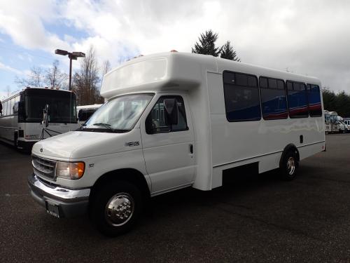 Used 2000 Ford Champion 16 and 2 Wheelchairs Shuttle Bus - S35525