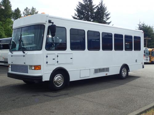 2002 Ford Startrans - 23 Passengers & 2 Wheelchairs