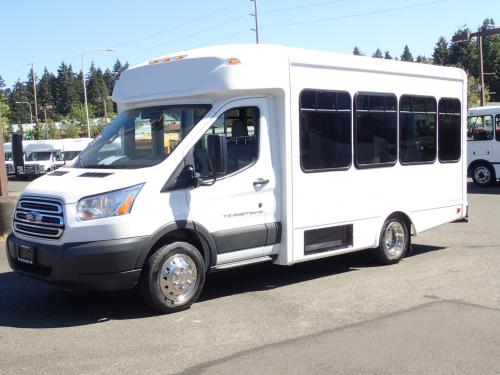 Ford Starlite - 8 Passenger & 2 Wheelchairs