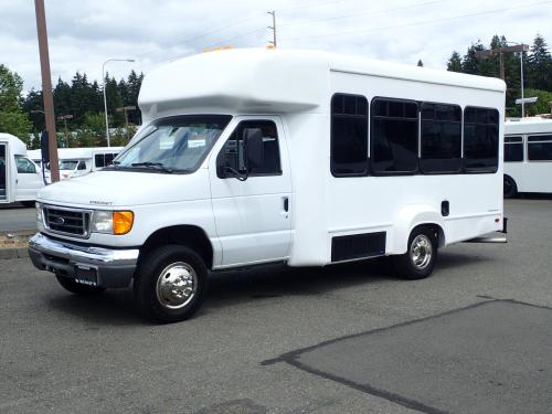 2007 Starcraft Starlite 9 Passenger & 2 Wheelchairs - S26558