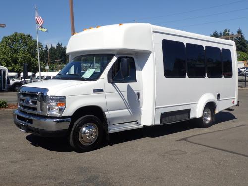 2012 Ford Elkhart Coach - 12 Pax & 2 Wheelchairs - S13120
