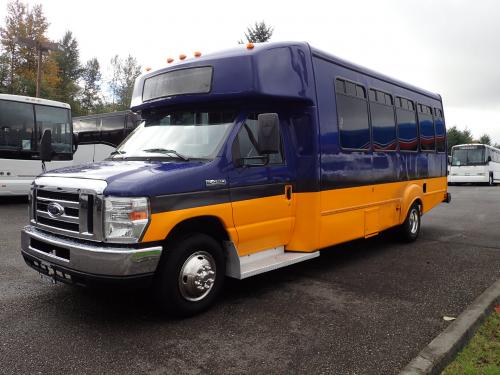 2009 Ford Goshen 19 Passenger Team Bus w/ Lift For Sale - S13886
