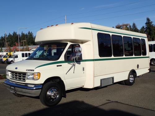 Ford Goshen 16 Passengers and 2 Wheelchairs - S75484