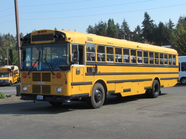 2001 Thomas FE MVP 84 Passenger School Bus - B97708 - Image 2
