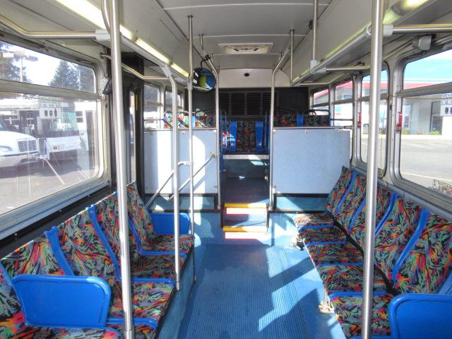 2002 Gillig 28 Passenger Transit Bus - T90538 - Image 6