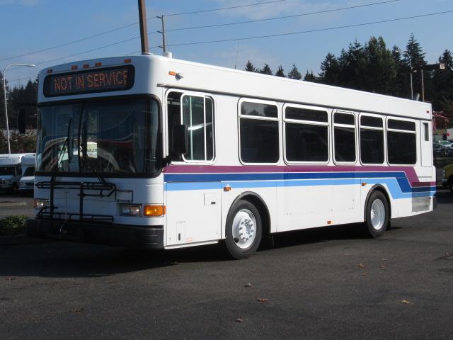 2002 Gillig 28 Passenger Transit Bus - T90538 - Image 2