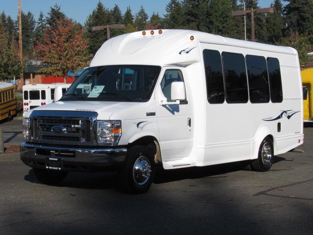 2019 Ford Starcraft Starquest - 14 Passenger w/Rear Luggage - S01070 - Image 2