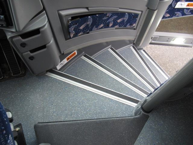 2013 MCI J4500 56 Passenger ADA Coach - C66303 - Image 9
