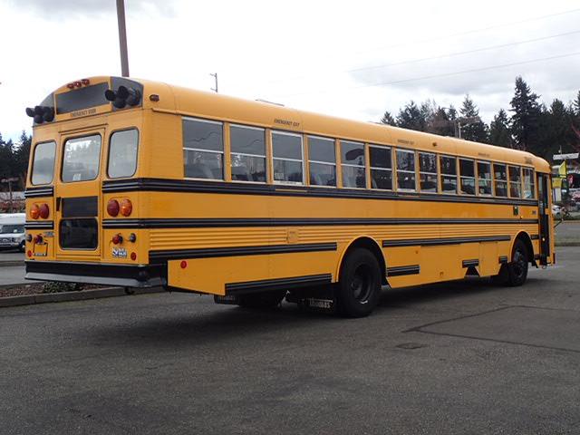 2000 Thomas FE MVP 84 Passenger School Bus - B85466 - Image 4