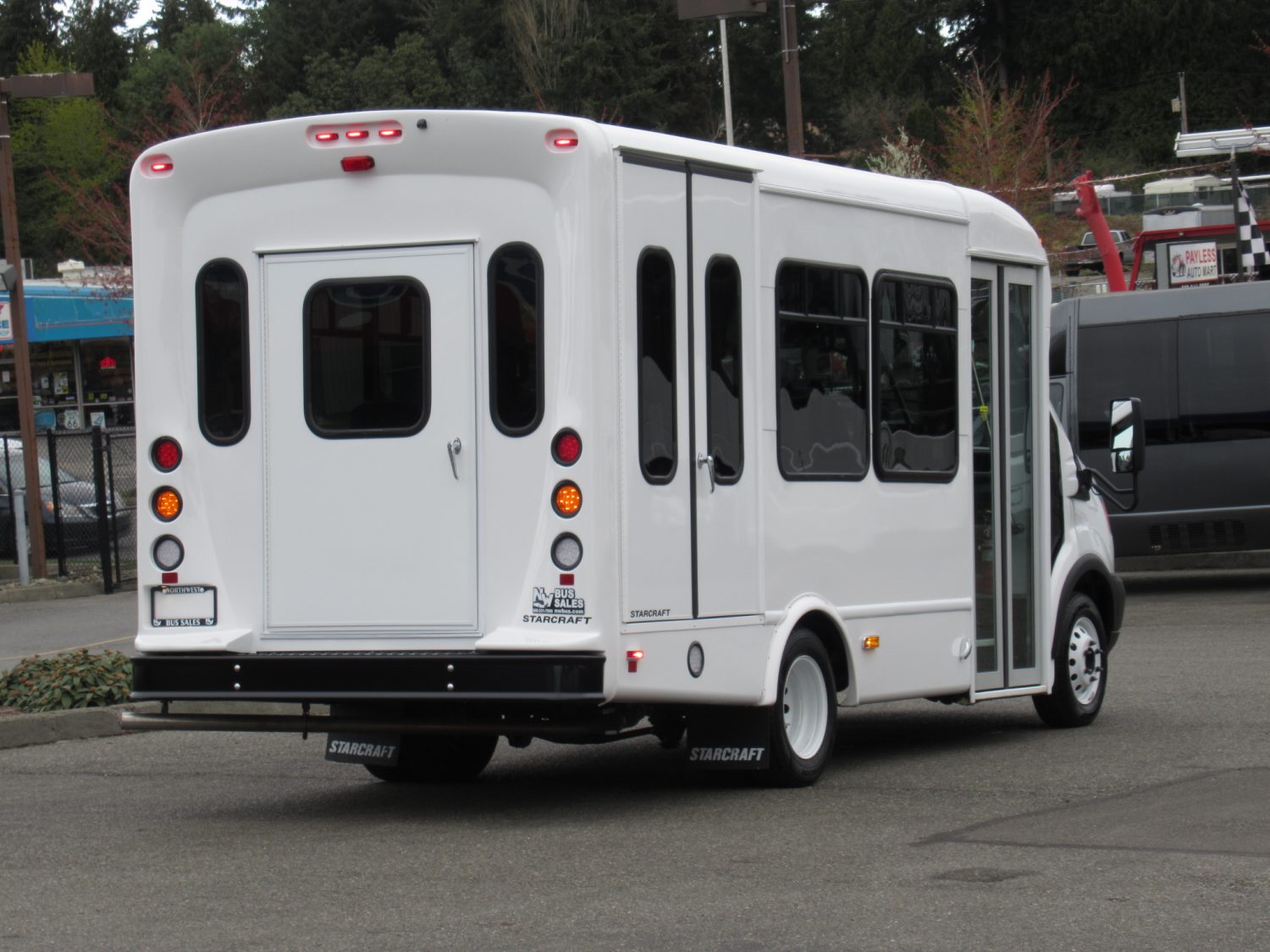 2019 Ford Starcraft Starlite 8 Passenger + 2 Wheelchairs Shuttle Bus - S31739 - Image 3