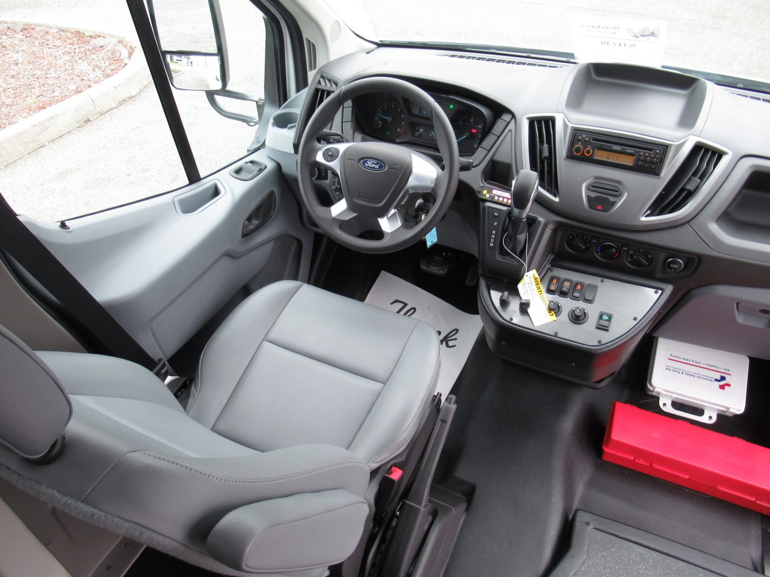 2019 Ford Starcraft Starlite 8 Passenger + 2 Wheelchairs Shuttle Bus - S31739 - Image 5