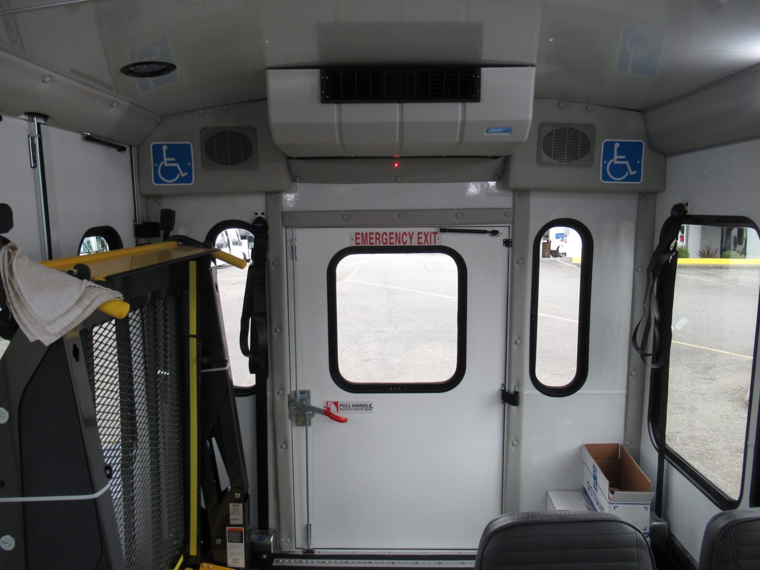 2019 Ford Starcraft Starlite 8 Passenger + 2 Wheelchairs Shuttle Bus - S31739 - Image 7