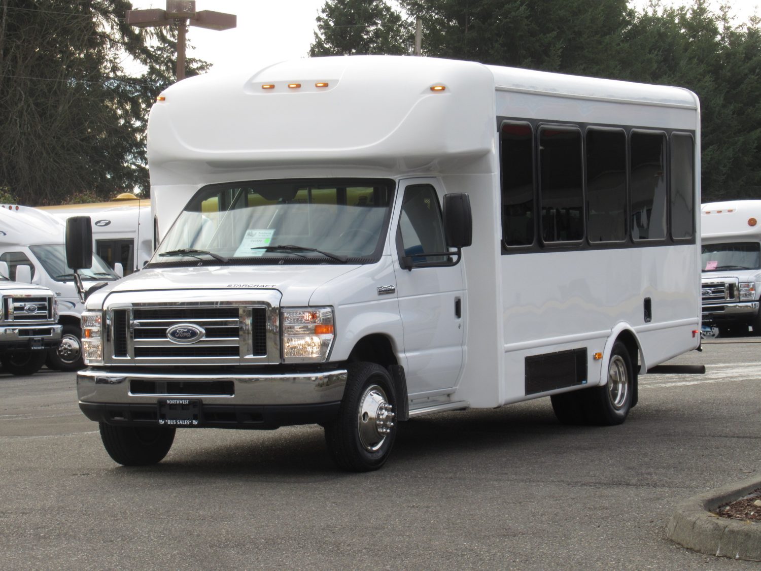 2014 Ford Starcraft Allstar 14 Passenger ADA Shuttle Bus - S46522 - Image 2