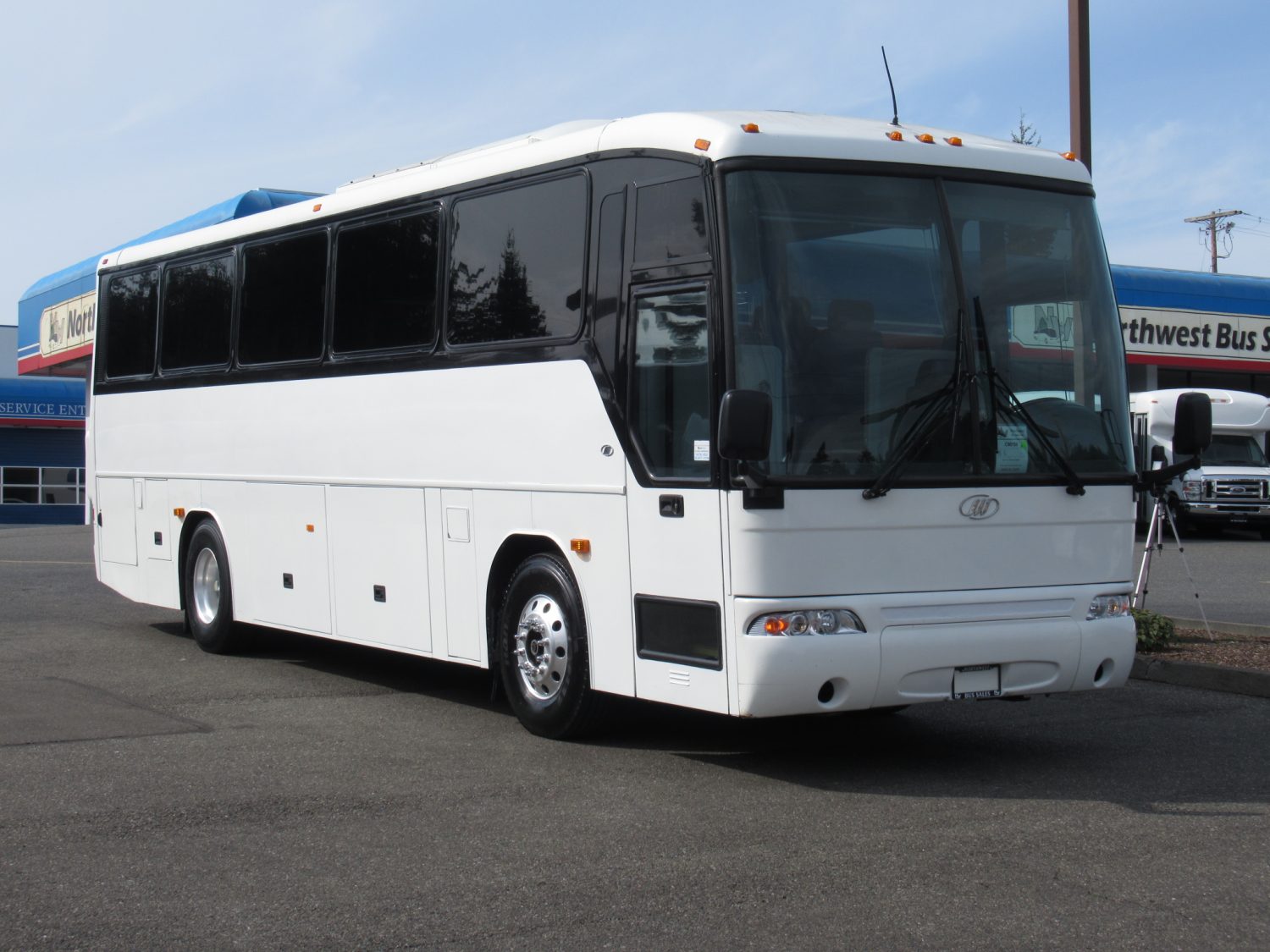 2003 MCI F3500 36 Passenger Coach Bus - C90156