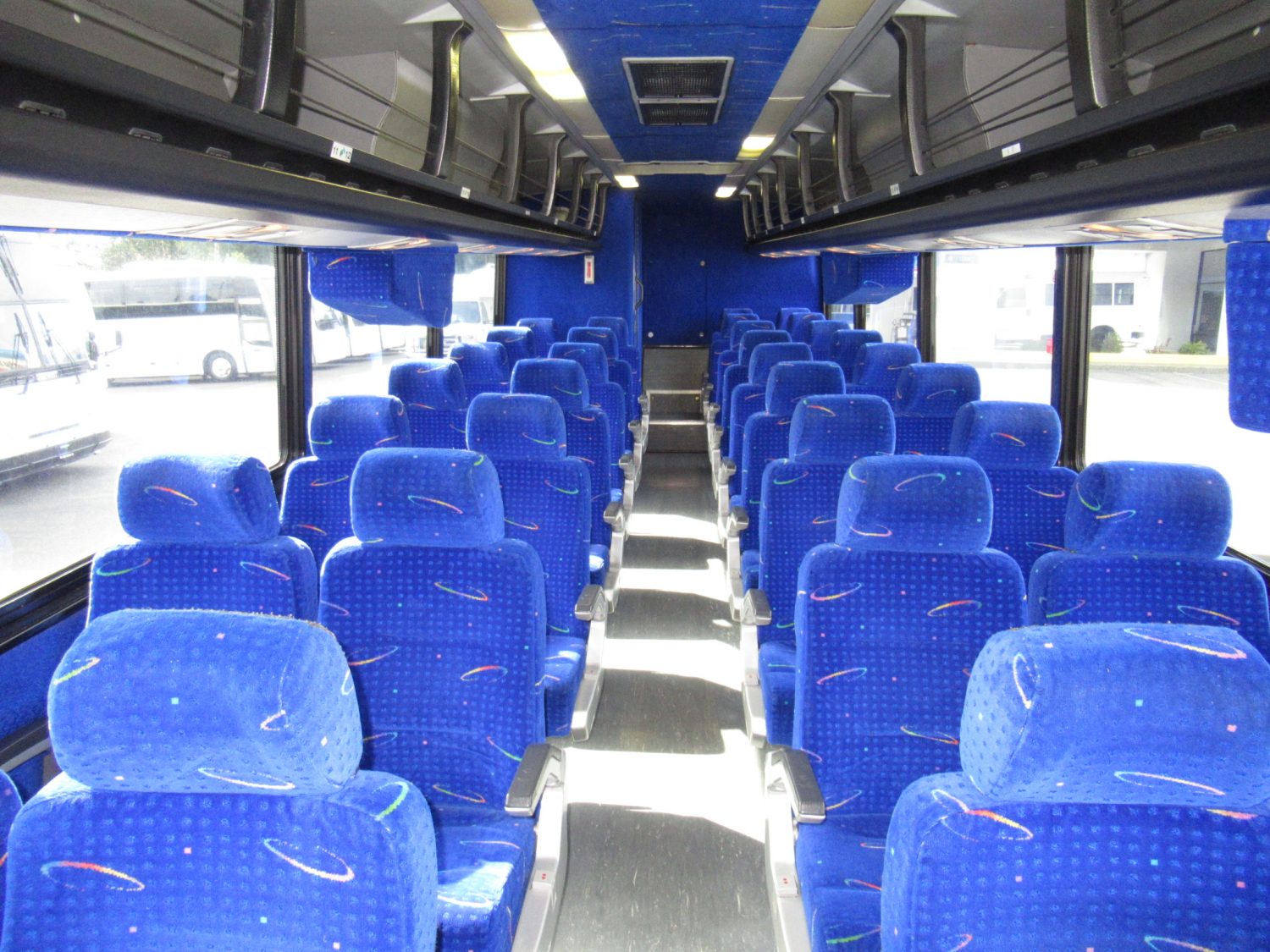 2003 MCI F3500 36 Passenger Coach Bus - C90156 - Image 6