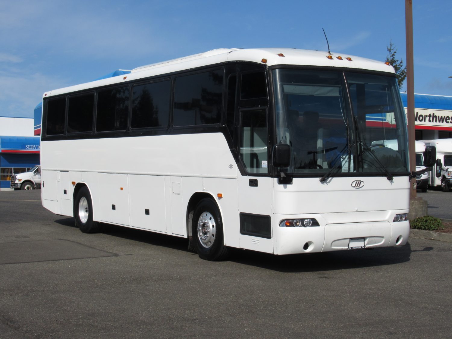 2003 MCI F3500 36 Passenger Coach Bus - C90142
