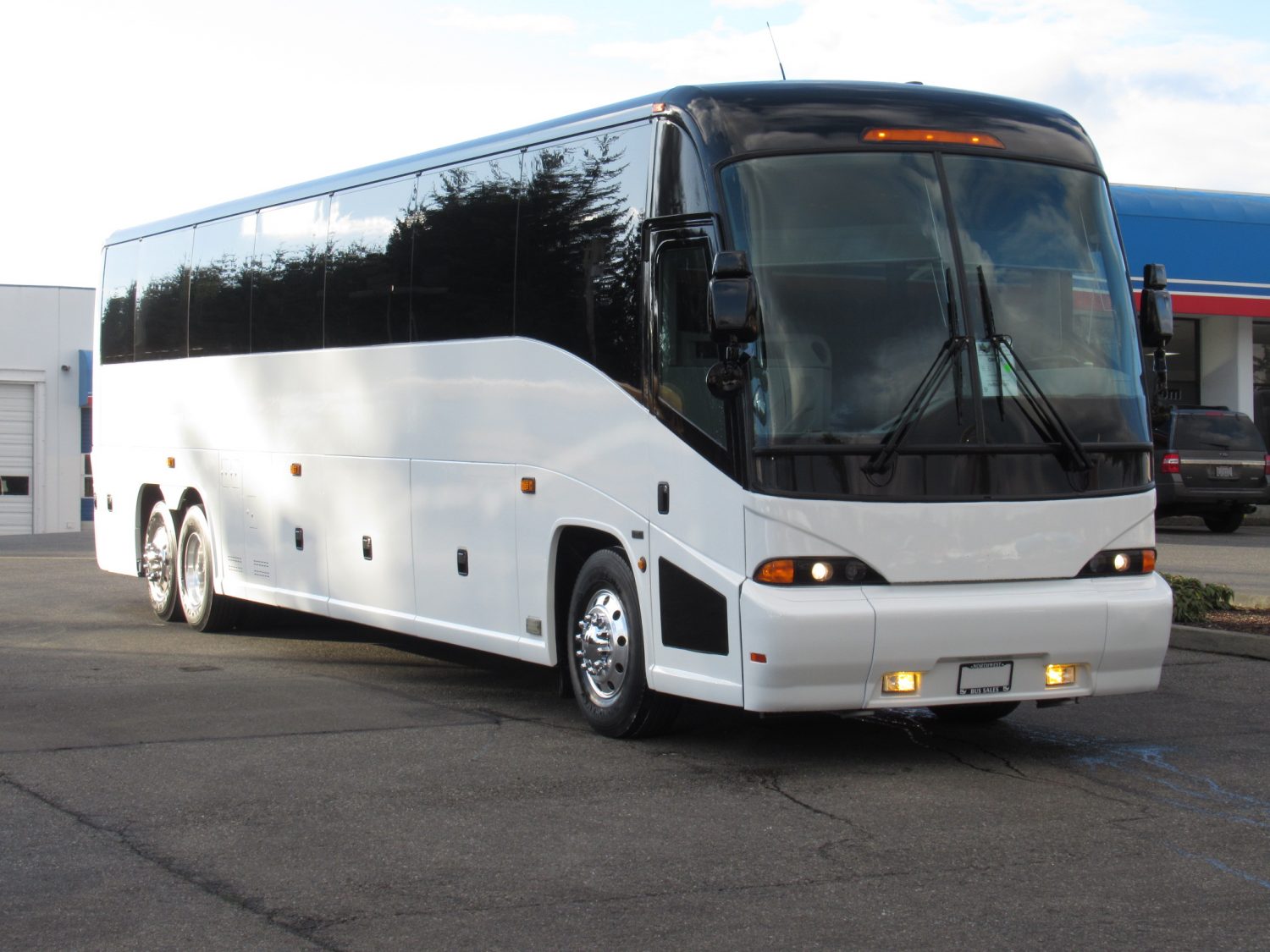 2012 MCI J4500 56 Passenger Motorcoach - C66043