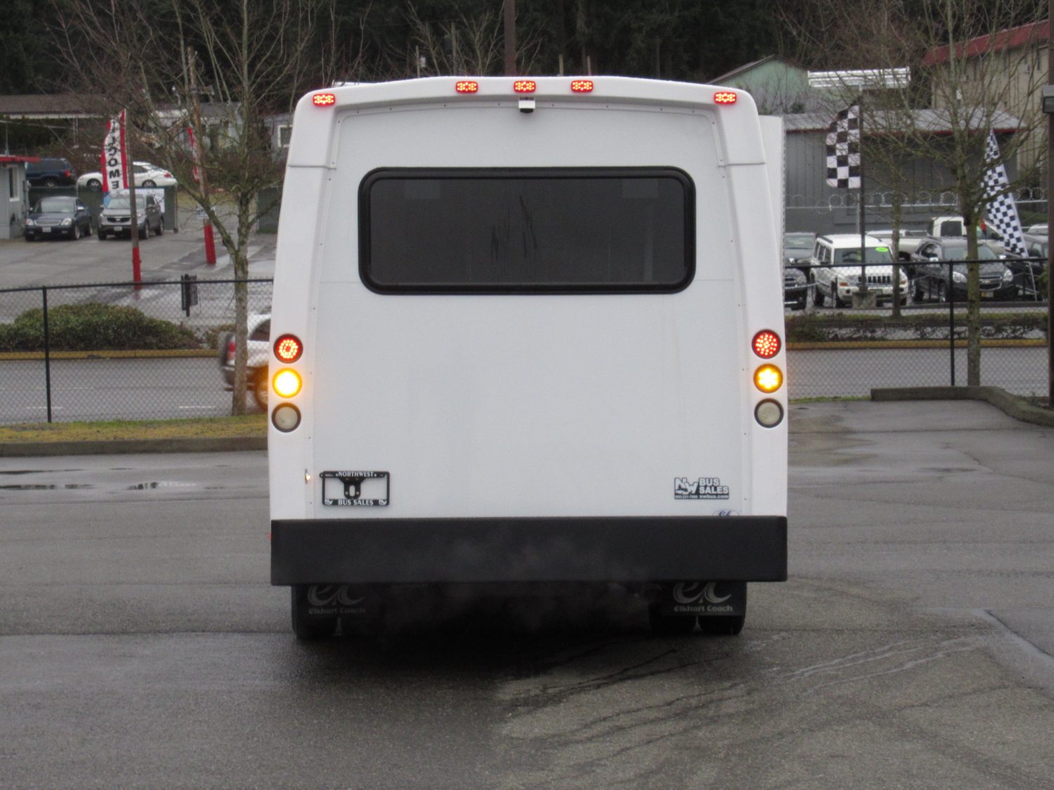 2011 Ford Elkhart 12 Passenger + 2 Wheelchair Shuttle Bus - S07189 - Image 11