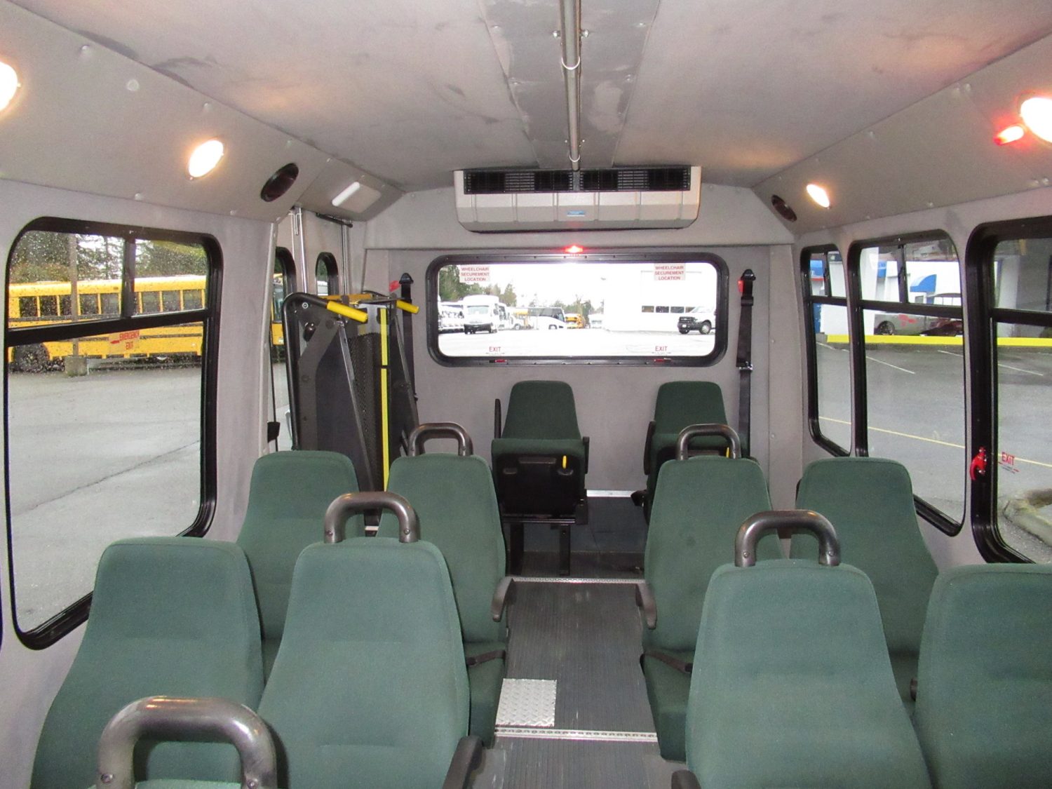 2011 Ford Elkhart 12 Passenger + 2 Wheelchair Shuttle Bus - S07189 - Image 6