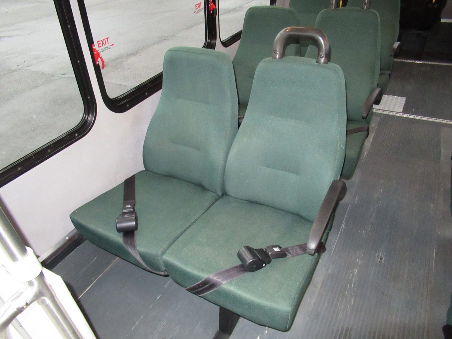 2011 Ford Elkhart 12 Passenger + 2 Wheelchair Shuttle Bus - S07189 - Image 9