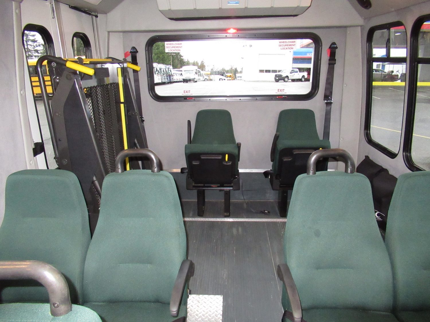 2011 Ford Elkhart 12 Passenger + 2 Wheelchair Shuttle Bus - S07189 - Image 7