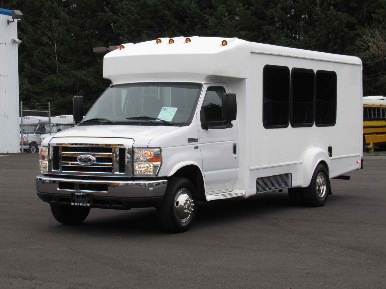 2014 Ford Goshen 14 Passenger + Rear Luggage Shuttle Bus - S17770 - Image 2
