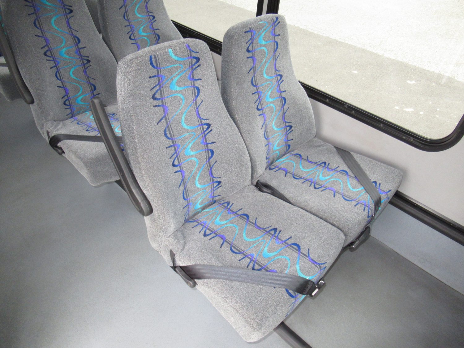 2014 Ford Goshen 14 Passenger + Rear Luggage Shuttle Bus - S17770 - Image 9