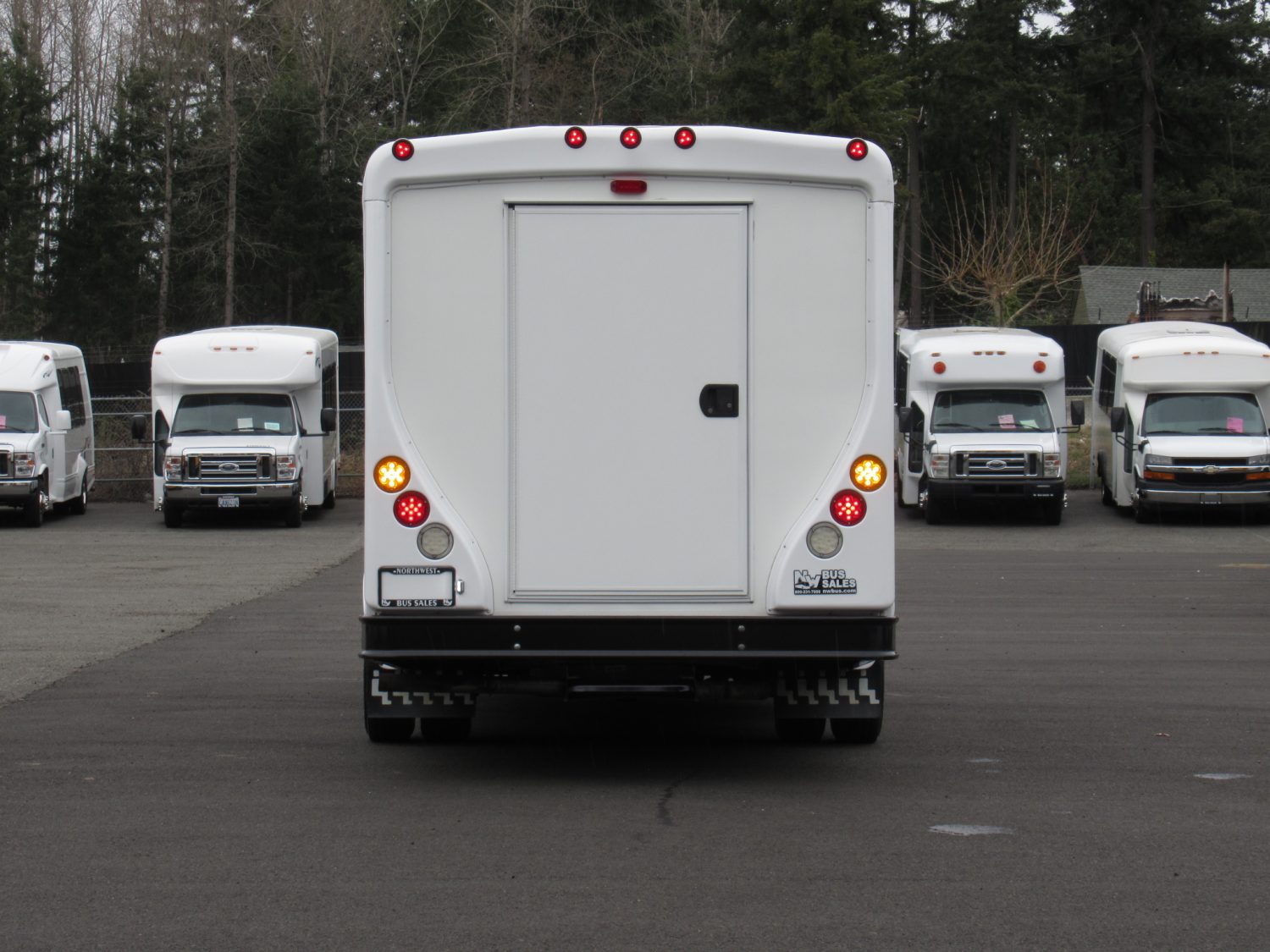 2014 Ford Goshen 14 Passenger + Rear Luggage Shuttle Bus - S17767 - Image 11