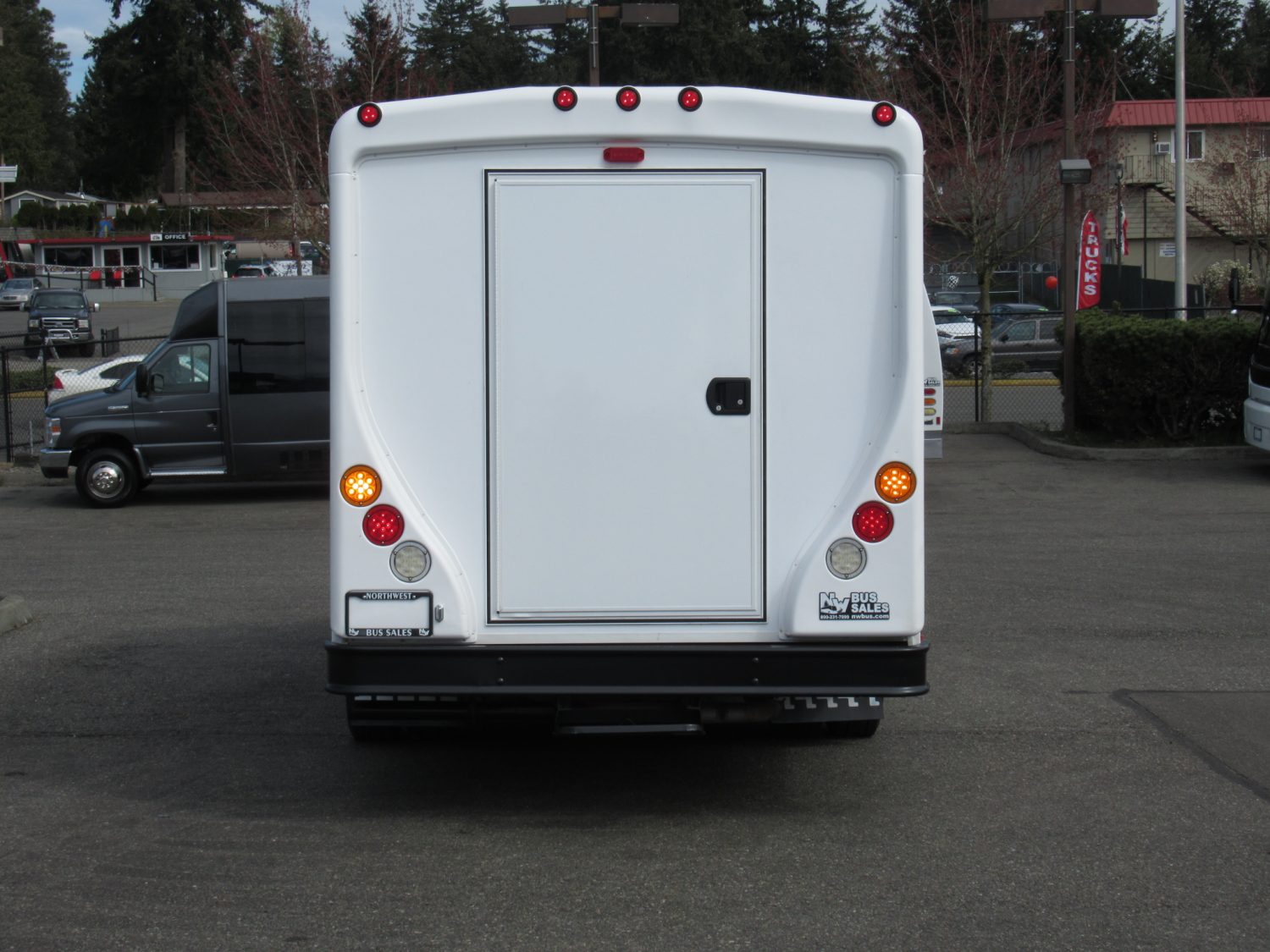 2016 Ford Goshen 14 Passenger + Rear Luggage Shuttle Bus - S19056 - Image 11