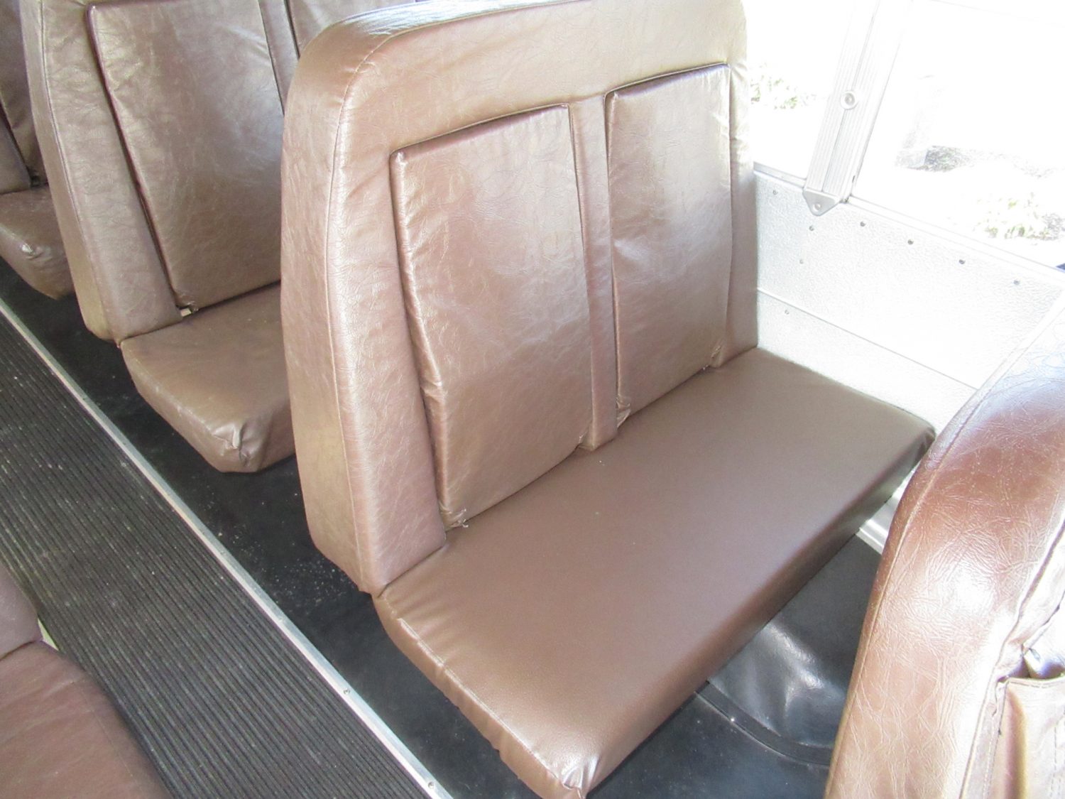 2003 Bluebird TC2000 48 Passenger School Bus - B08984 - Image 9