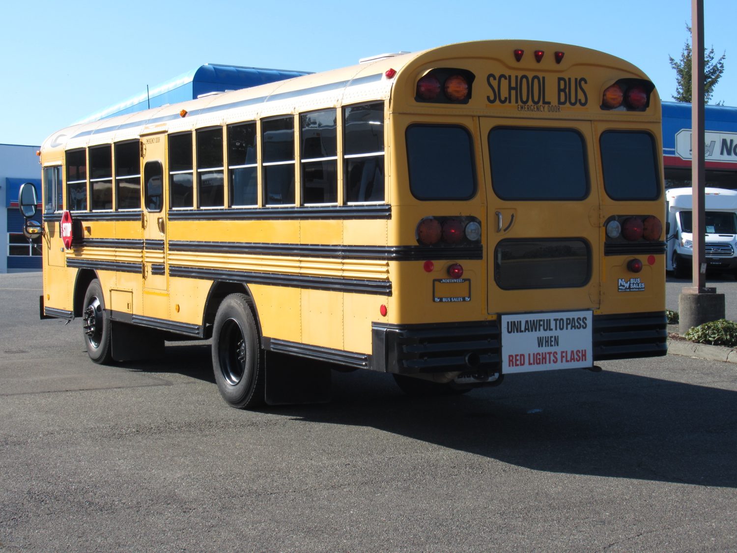 2003 Bluebird TC2000 48 Passenger School Bus - B08984 - Image 4