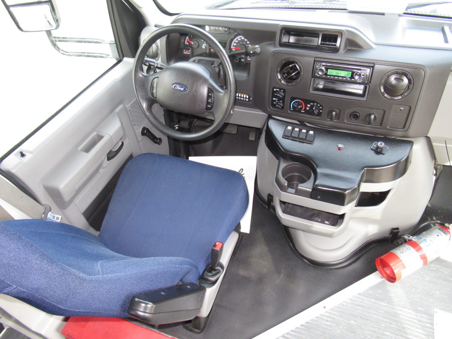 2013 Ford Champion Crusader 12 Passenger Shuttle Bus - S28836 - Image 5